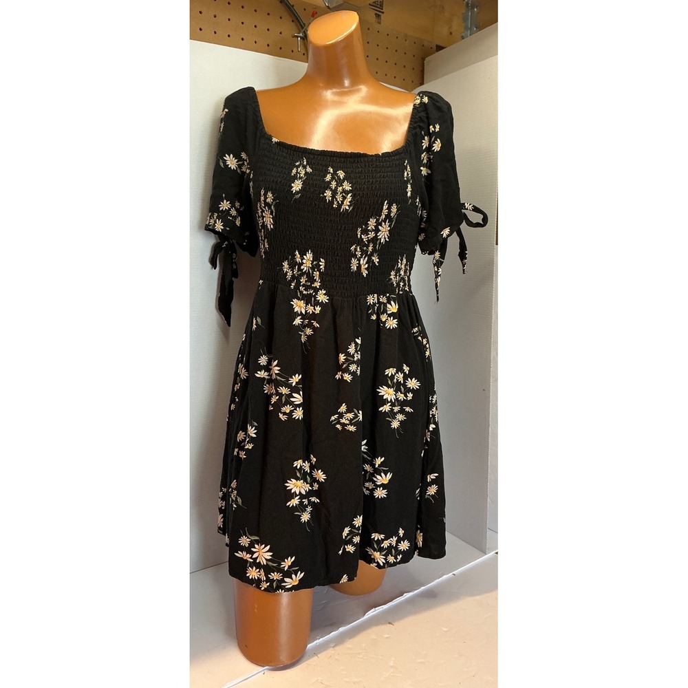 American Eagle Floral Mini Dress Smocked Daisy Puff Sleeve Black Size M Cottage